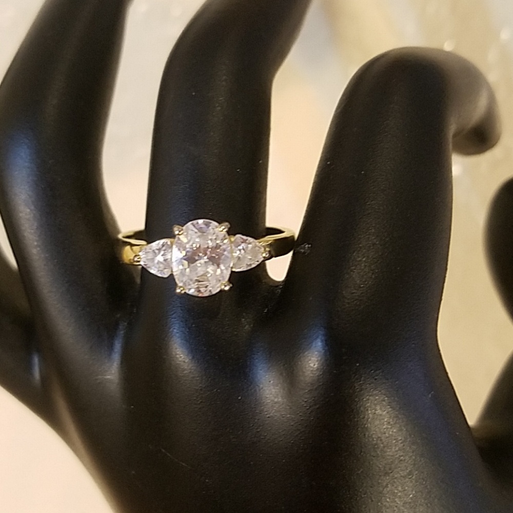 Gorgeous cubic zirconium a gold-plated ring